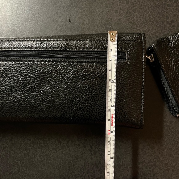 NWT Kenneth Cole Reaction wallet with retractable clutch. - Picture 7 of 8